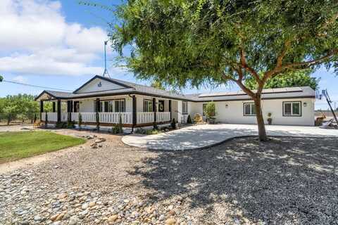 29 Newmark Avenue S, Sanger, CA 93657