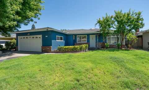 3932 Pontiac Way E, Fresno, CA 93726