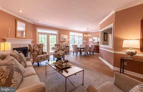 56 LONGVIEW CIRCLE, BERWYN, PA 19312