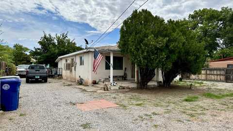 320 MONTOYA Street NW, Albuquerque, NM 87104