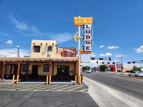 5715 CENTRAL Avenue NE, Albuquerque, NM 87108