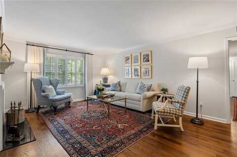 21 Glenald Way NW, Atlanta, GA 30327