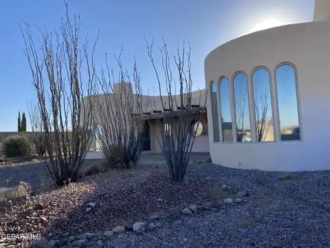 6950 Raasaf Drive, Las Cruces, NM 88005