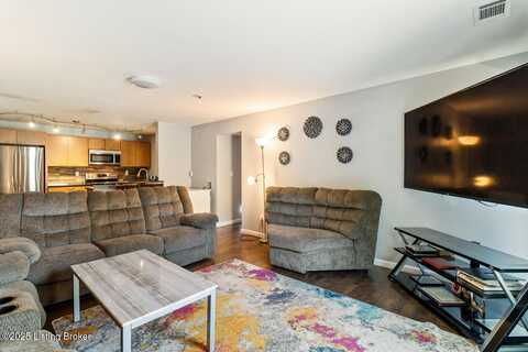 2505 Brownsboro Rd, Louisville, KY 40206