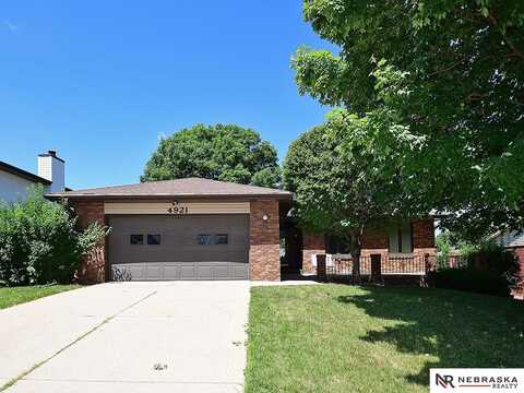 4921 S 67th Street, Lincoln, NE 68516