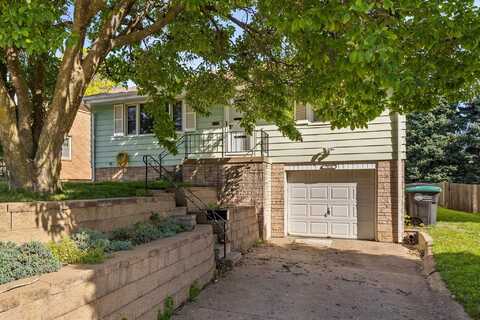 7810 Charles Street, Omaha, NE 68114