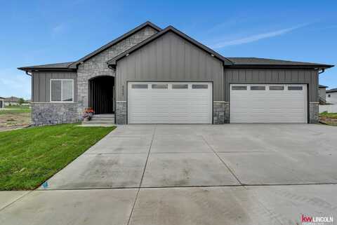 9527 Breashears Street, Lincoln, NE 68516