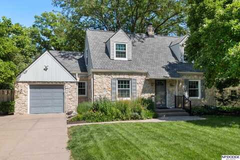 443 N 61st Street, Omaha, NE 68132