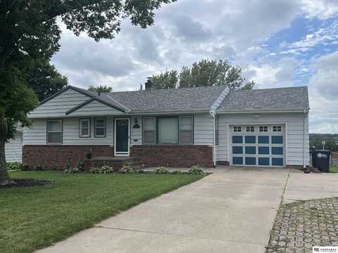 710 South 67th Avenue, Omaha, NE 68106