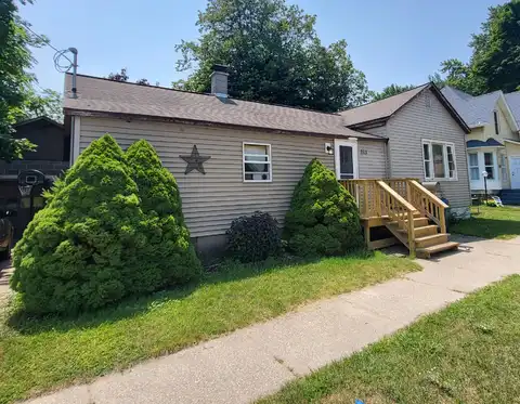 153 14th Street, Manistee, MI 49660