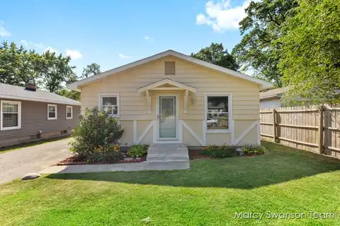 1741 Ira Avenue NW, Grand Rapids, MI 49504