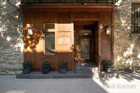 9 S 3rd Street, Grand Haven, MI 49417