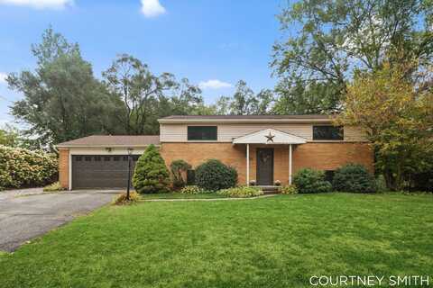 8365 Atlanta Drive NE, Rockford, MI 49341