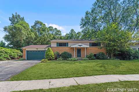 8365 Atlanta Drive NE, Rockford, MI 49341