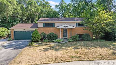 8365 Atlanta Drive NE, Rockford, MI 49341