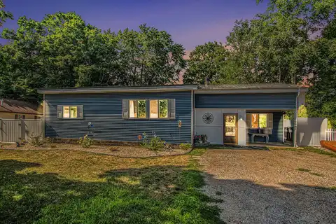 931 S Haven Place, South Haven, MI 49090