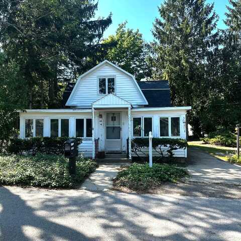 17357 Villa Park Street, Spring Lake, MI 49456