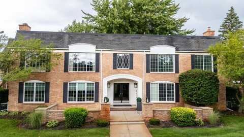 150 E Long Lake Road, Bloomfield Hills, MI 48304