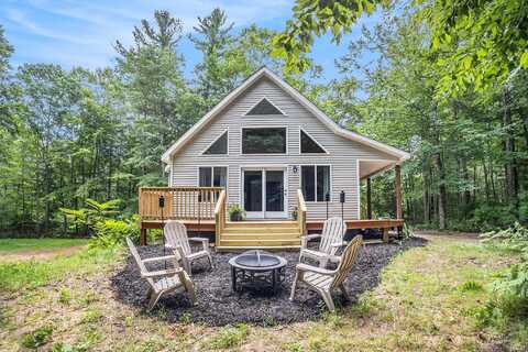 1018 N Quarterline Road, Scottville, MI 49454