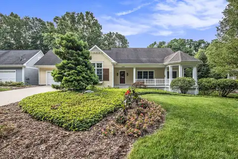 4470 Oak Arbor Drive NE, Grand Rapids, MI 49525