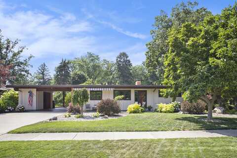 2816 Evergreen Drive, Saint Joseph, MI 49085