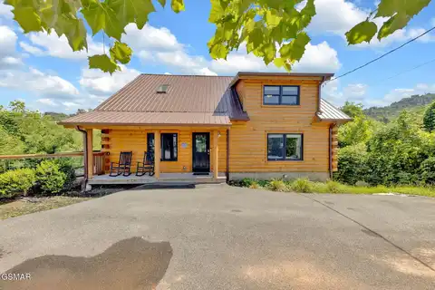 710 Pinecrest Court, Gatlinburg, TN 37738