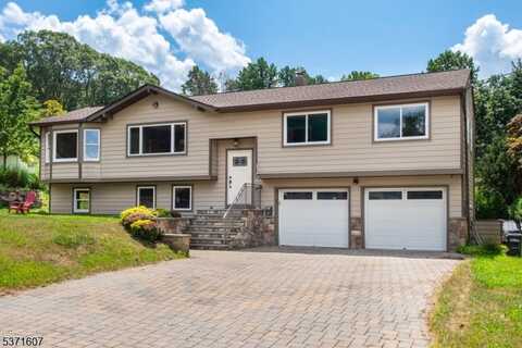 26 Tennis Ter, Sparta, NJ 07871