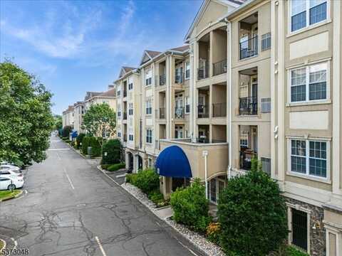 8205 Harcourt Rd, Clifton, NJ 07013