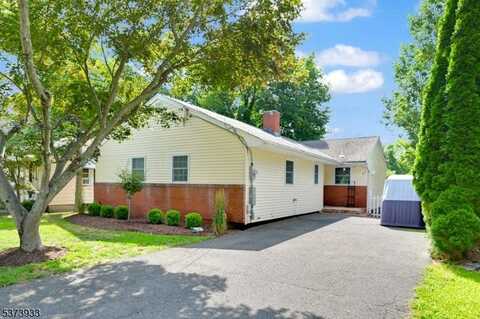 6 Park Pl, Pompton Lakes, NJ 07442