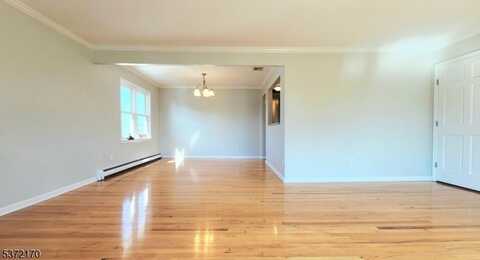 24 Gall Ave, Elmwood Park, NJ 07407