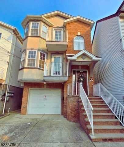 140 Orchard St, Elizabeth, NJ 07208