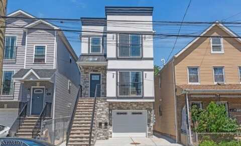 213 Pine St, Elizabeth, NJ 07206