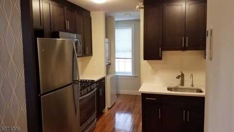 11 Union Place Apt 2B, Summit, NJ 07901