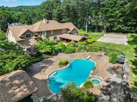 28 Cottonwood Trl, Sparta, NJ 07871