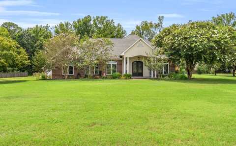 76 Cobblestone Dr, Caledonia, MS 39740
