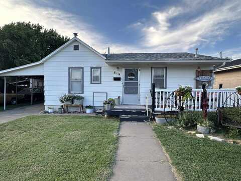 819 E 5th St, Russell, KS 67665