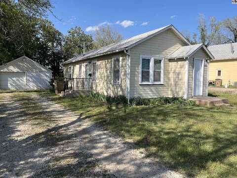 405 E 2nd S, Lyons, KS 67554
