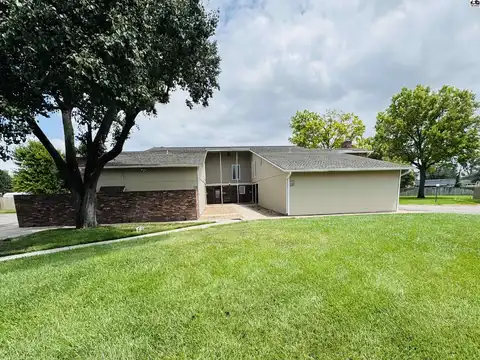 2222 Dover, Hutchinson, KS 67502