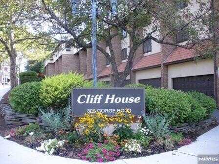 300 GORGE RD, Cliffside Park, NJ 07010