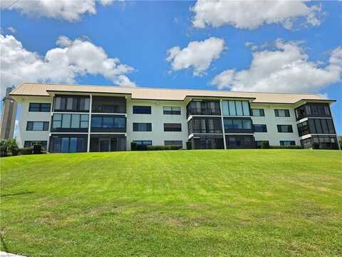 526 Lake Clay Drive S, Lake Placid, FL 33852