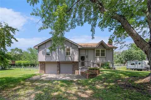 402 E 10th Street, Kearney, MO 64060