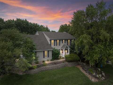 8648 Greenwood Lane, Lenexa, KS 66215
