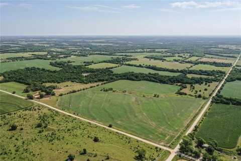 975 Pawnee Road, Pomona, KS 66076