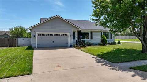 933 Pumpkin Ridge Street, Gardner, KS 66030