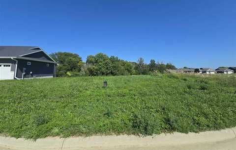 242 Chadwick Ln, IowaCity, IA 52245