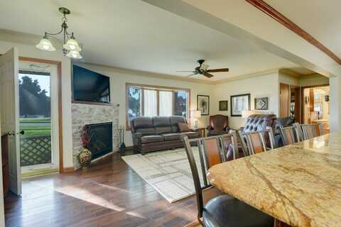 1403 N 9th Street, Estherville, IA 51334