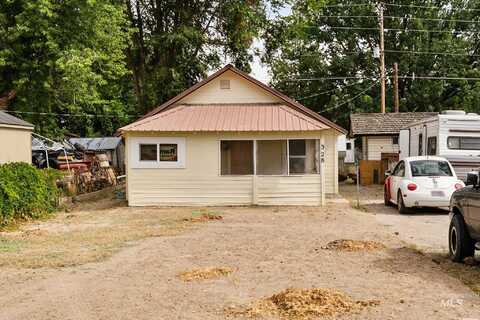 328 W Owyhee Ave, Homedale, ID 83628