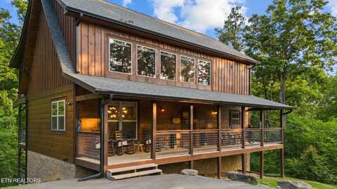 834 Pine Top Lane, Gatlinburg, TN 37738
