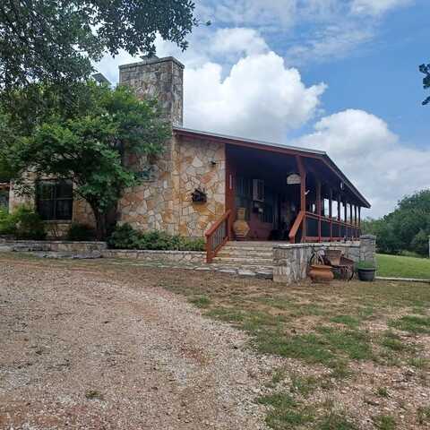 152 NW Andrew Rd, Kerrville, TX 78028