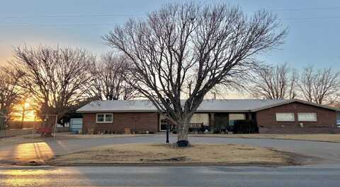 819 N Amherst Road, Earth, TX 79031
